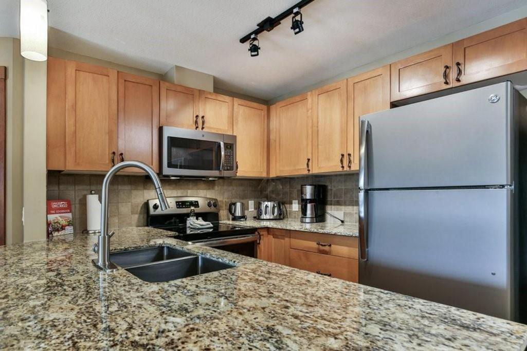 B&B Falcon Crest Lodge 1Br 1Pullout Canmore Buitenkant foto