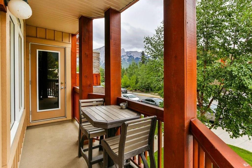 B&B Falcon Crest Lodge 1Br 1Pullout Canmore Buitenkant foto