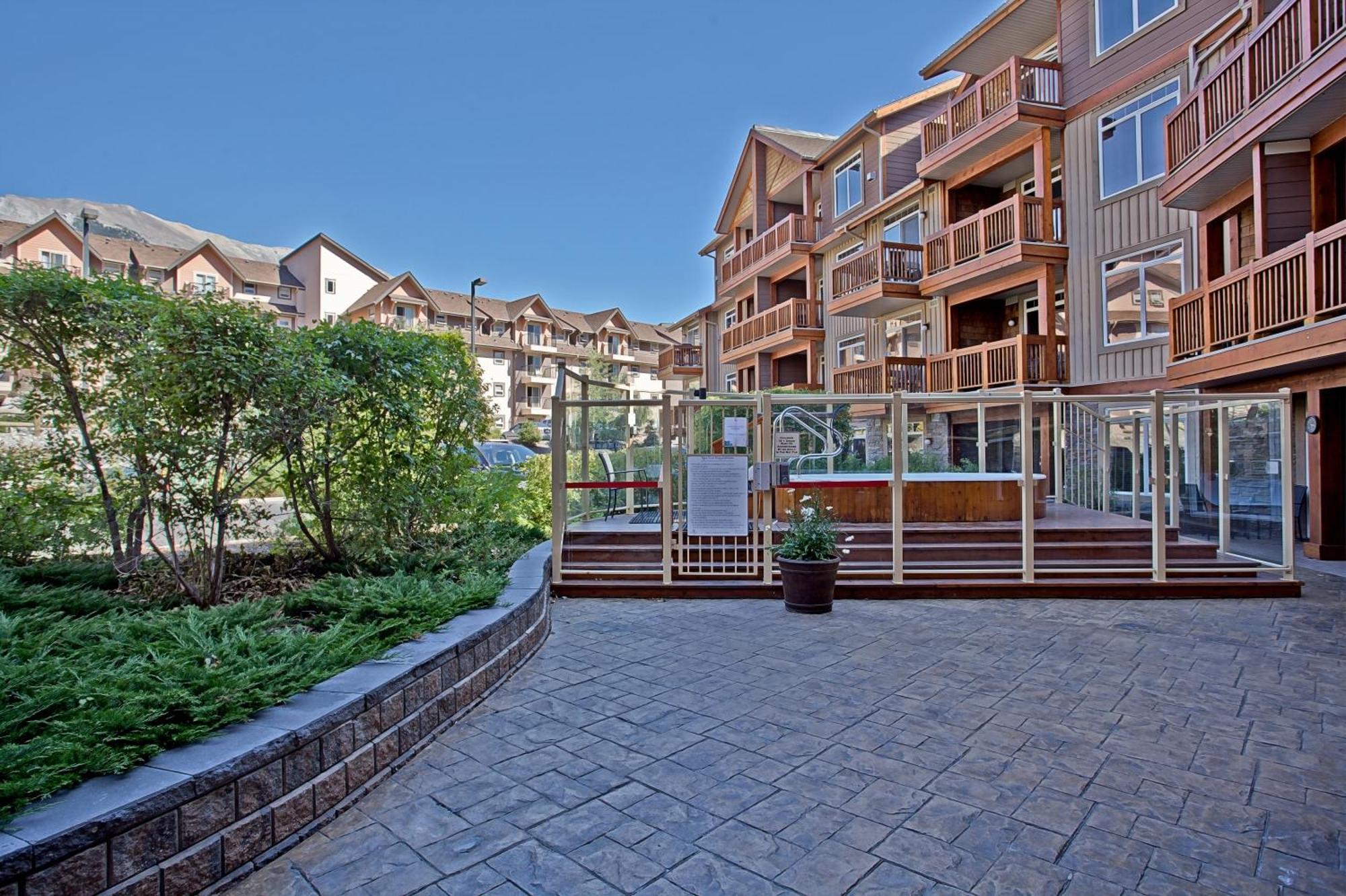 B&B Falcon Crest Lodge 1Br 1Pullout Canmore Buitenkant foto